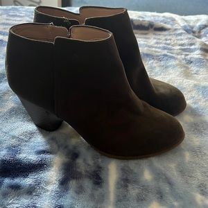 Old Navy dress boots with a heel